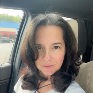 Meet your Posher, Lois